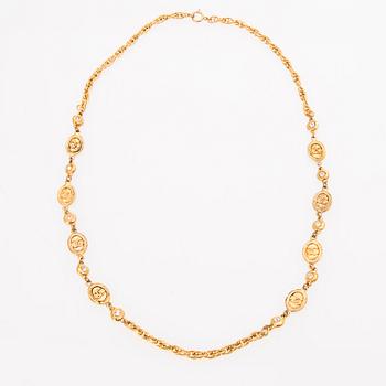 A 1980s Chain Necklace.