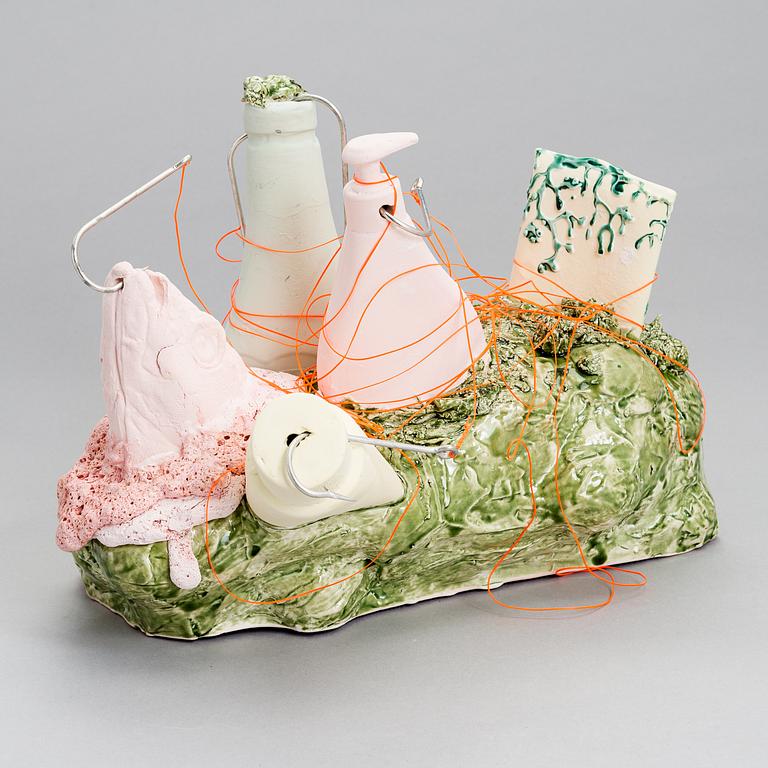 Anna Hackman, veistos, "Catch of the day", signeerattu AH 2020.