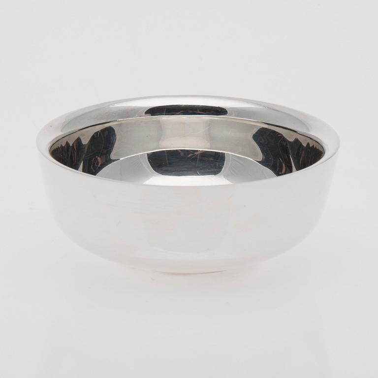 SKÅL, sterling silver, J.A. Tarkiainen, Helsingfors 1982. Vikt 262 g.