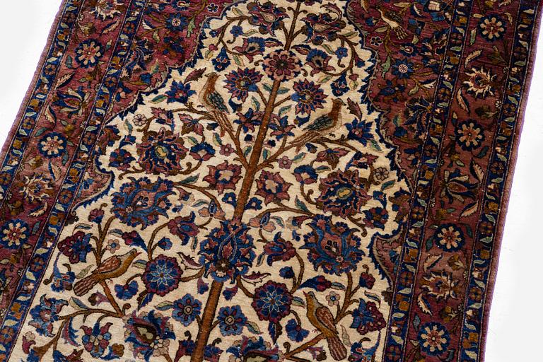 An Antique silk Keshan rug, Central Persia, c. 152 x 105 cm.