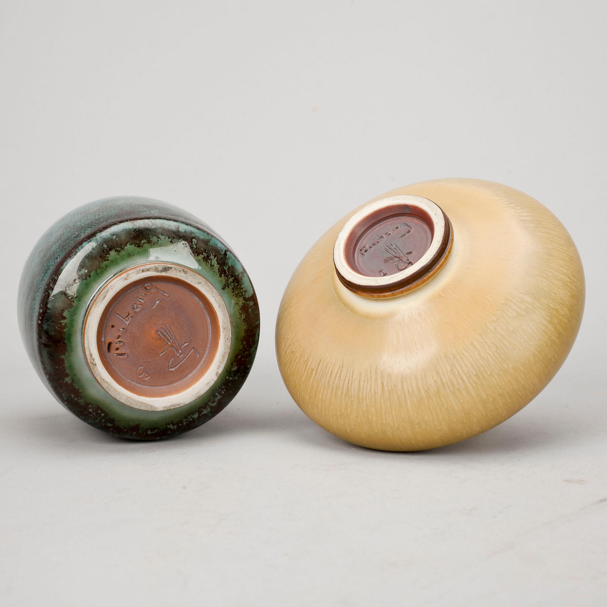 VASER, 2 st stengods, Berndt Friberg, Gustavsberg, signerade.