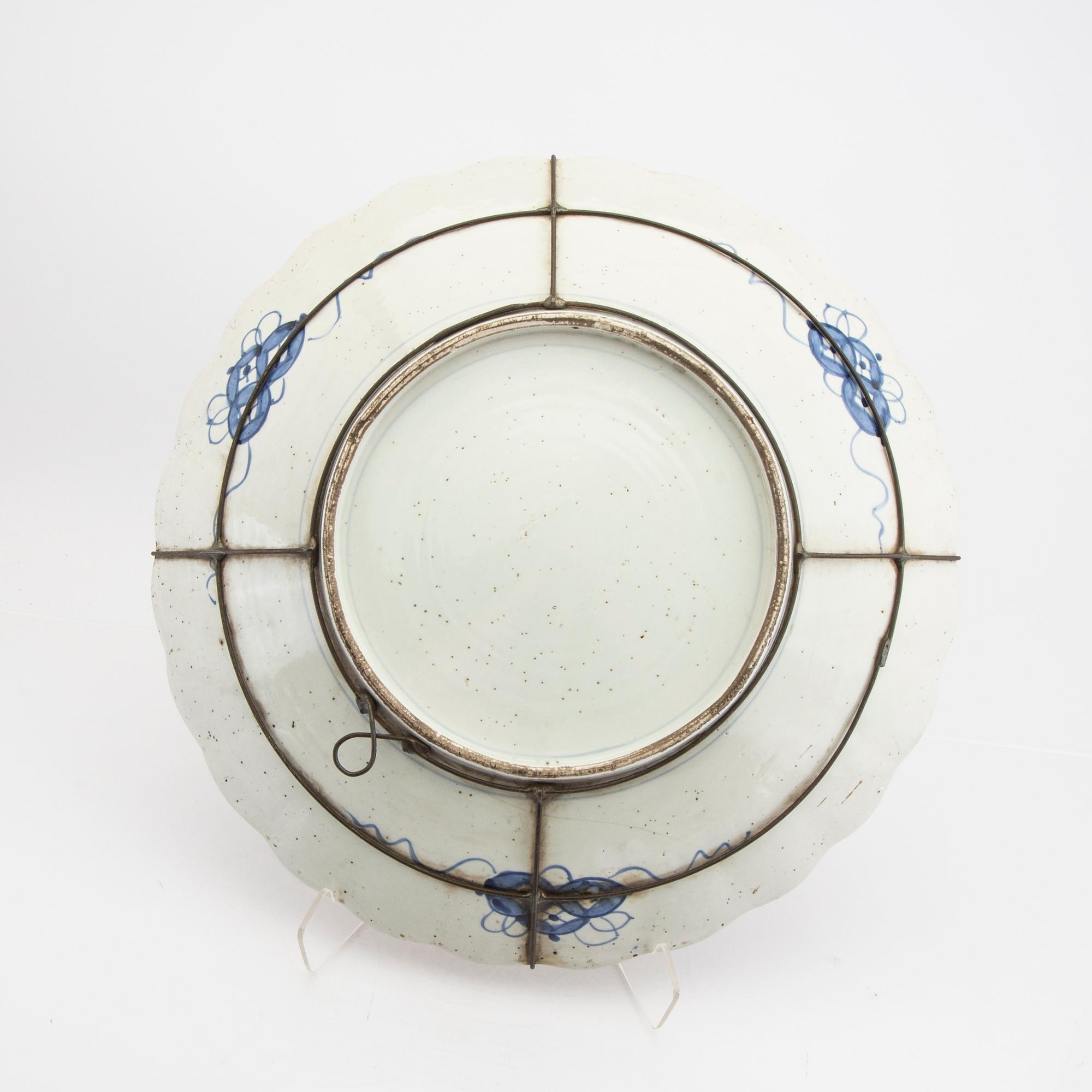 A japanese Imari porcleian plate alter part of the 19th century.