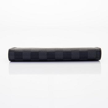 Louis Vuitton, a 'Brazza' wallet.