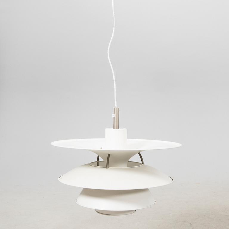 Poul Henningsen, taklampa, "Charlottenborg PH 6 1/2", Louis Poulsen, Danmark.