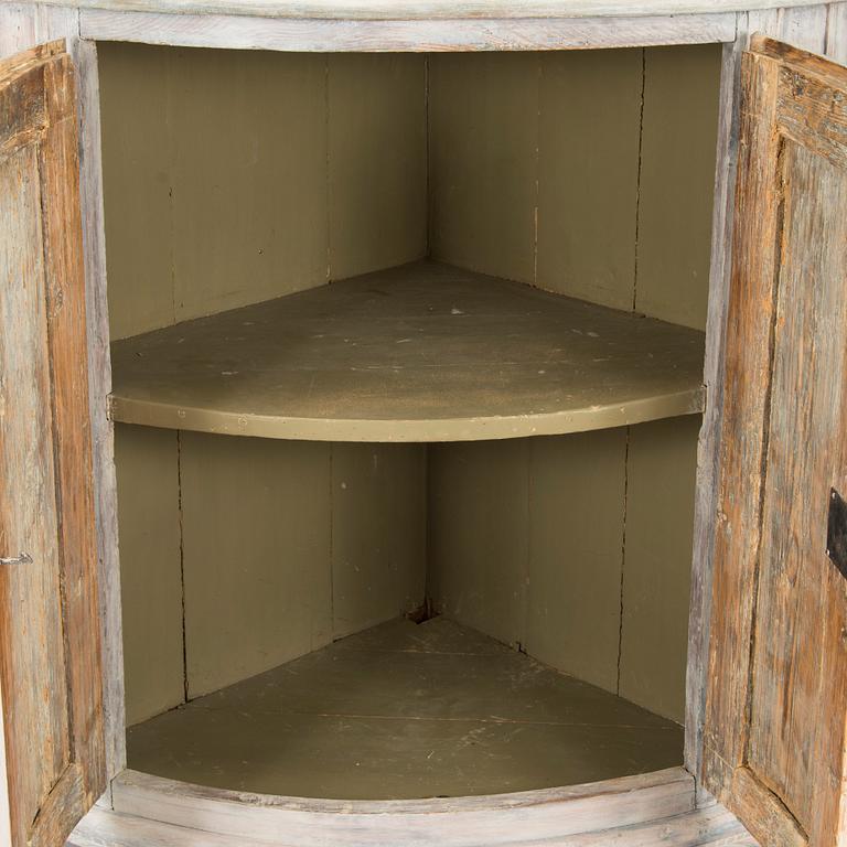 A Swedish Gustavian corner cabinet, circa 1800.