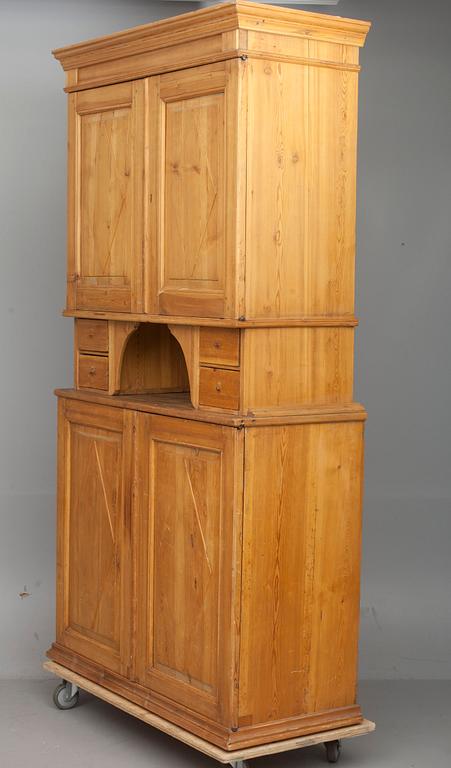 SKÅP / KÄRLSKÅP, 1800-tal.
