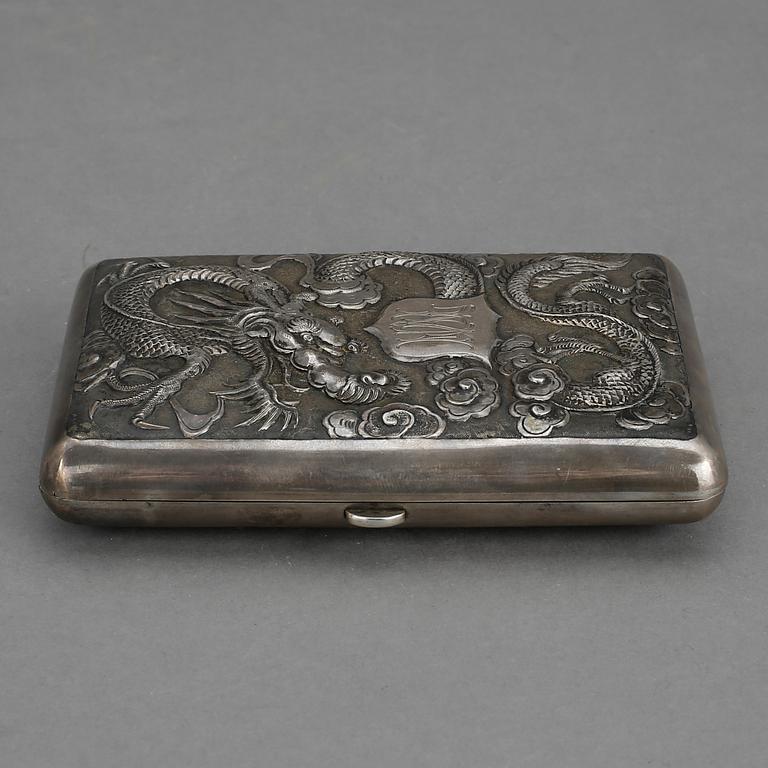 CIGARETTETUI. Silver. Ca 170 g.