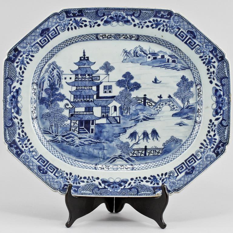 STEKFAT, porslin, Kina, 1700-tal.