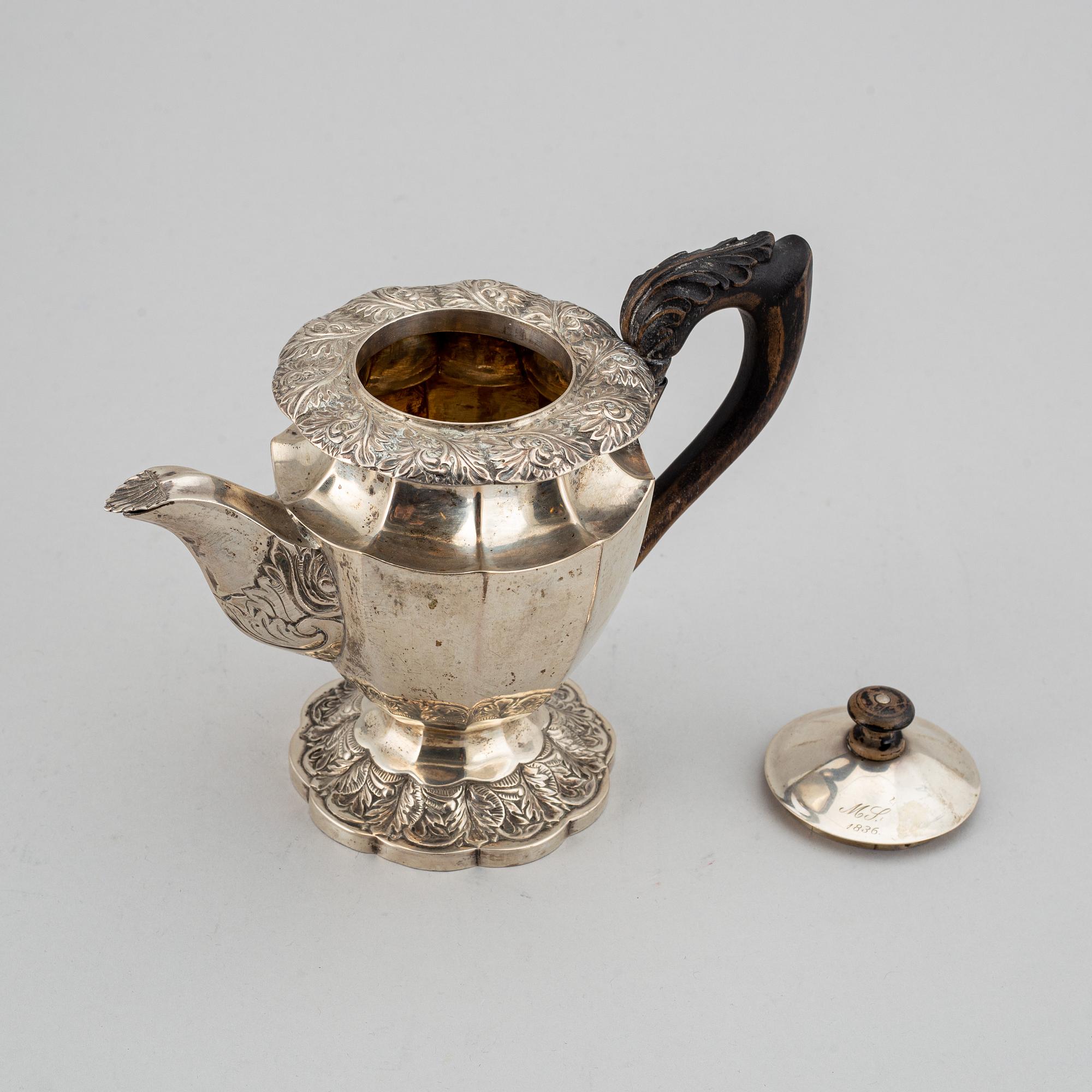 TEKANNA, Silver.