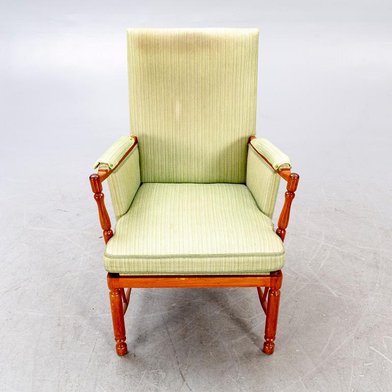 A Josef Frank mahogany armchair model nr 880 Firma Svenskt Tenn.