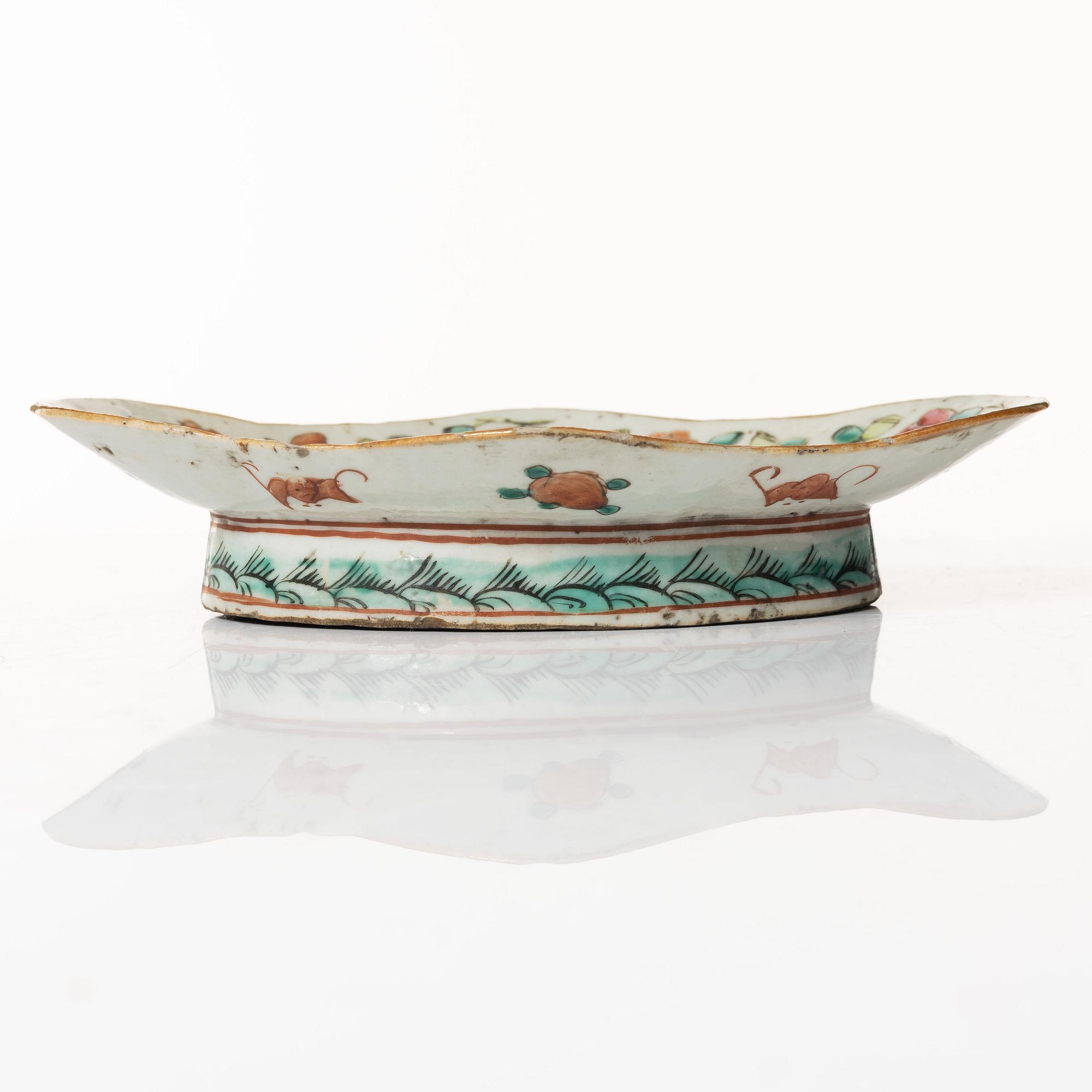 Three Chinese famille rose porcelain dishes, late Qing dynasty / around 1900.