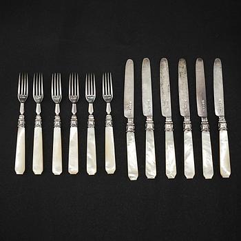 Twelve first course silver and mother of pearl cutlery by Georg Unite, Birmingham, 1840.