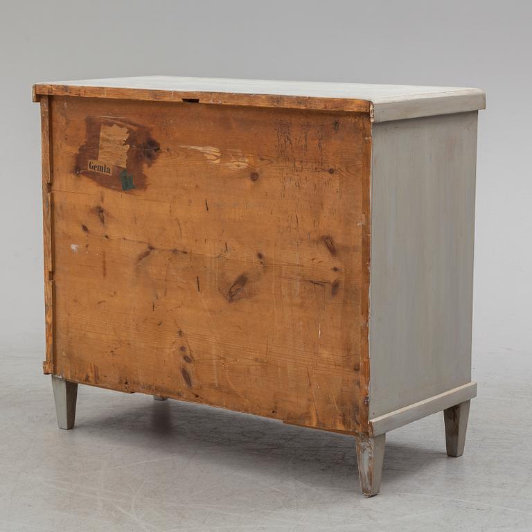 A late 19th Century chest of drawers.