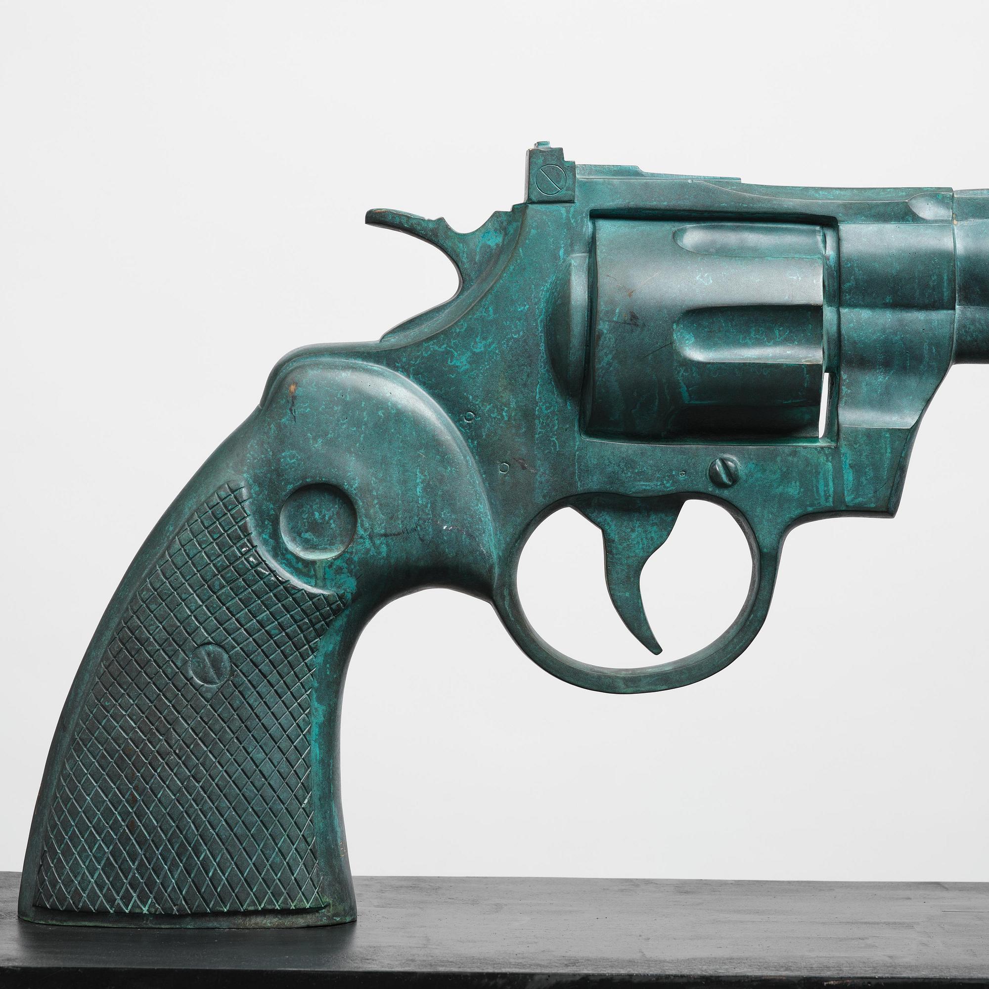 Carl Fredrik Reuterswärd, "Non Violence".