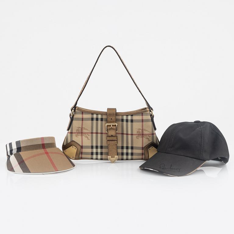 Burberry, väska, solskärm samt keps.