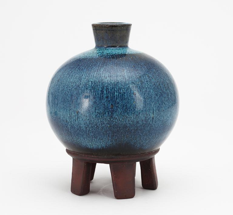 A Wilhelm Kåge 'Farsta stoneware vase, Gustavsberg studio 1956.