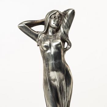 An Art Nouveau dish, WMF (Würtembergische Metallwarenfabrik), early 20th century.