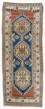 Rug, Sarab, approx. 298 x 120 cm.