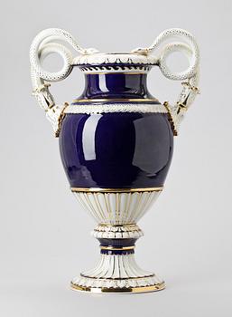 PRAKTURNA, porslin, Meissen, 1900-talets början.