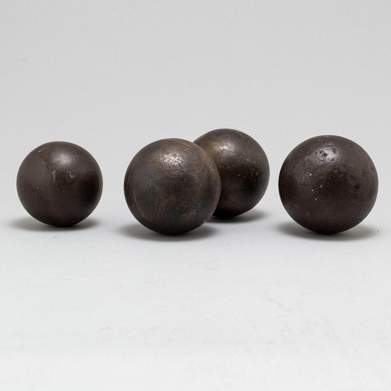 KULOR, 4 st, järn, 1800-tal.