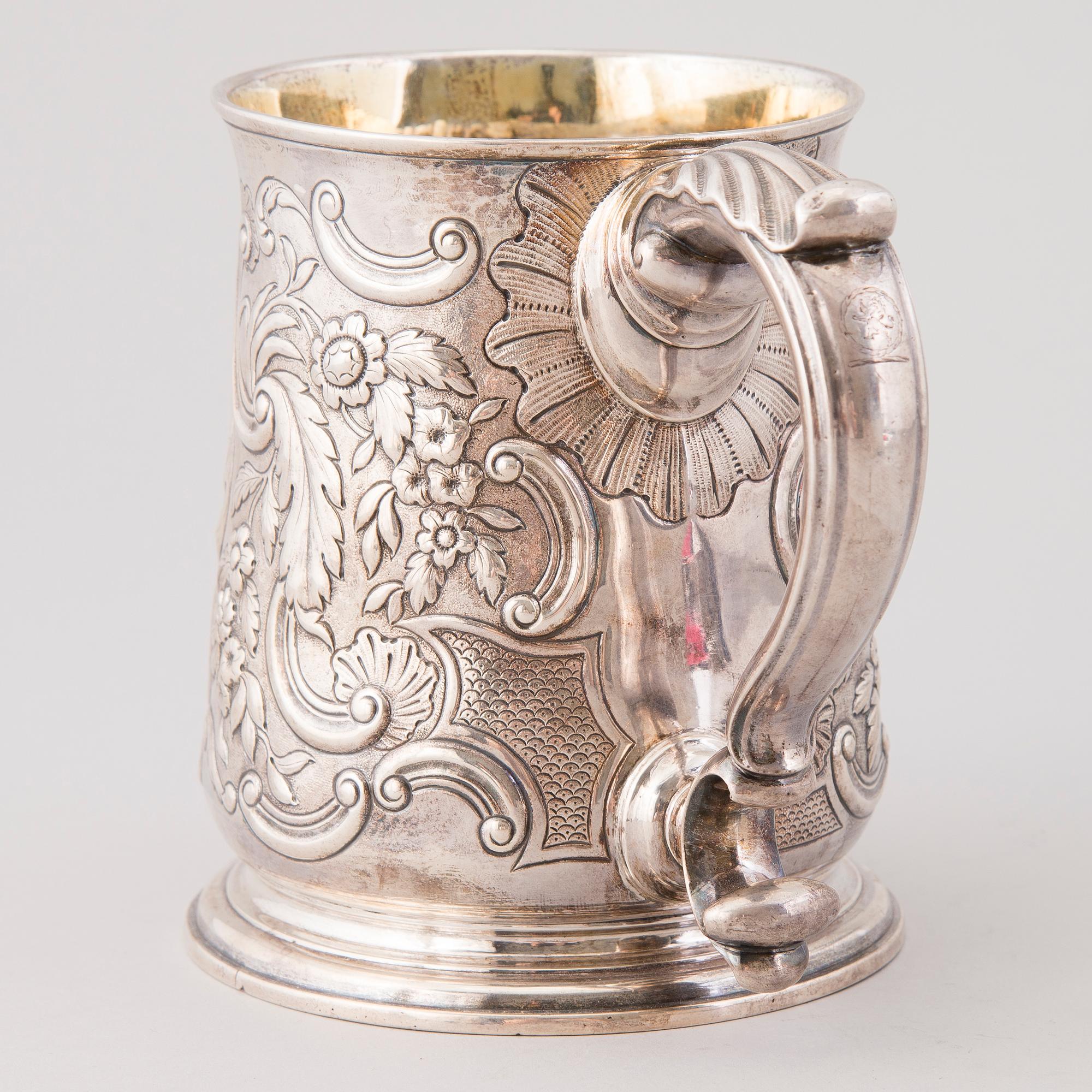 A ENGLISH TANKARD, silver, London 1772.