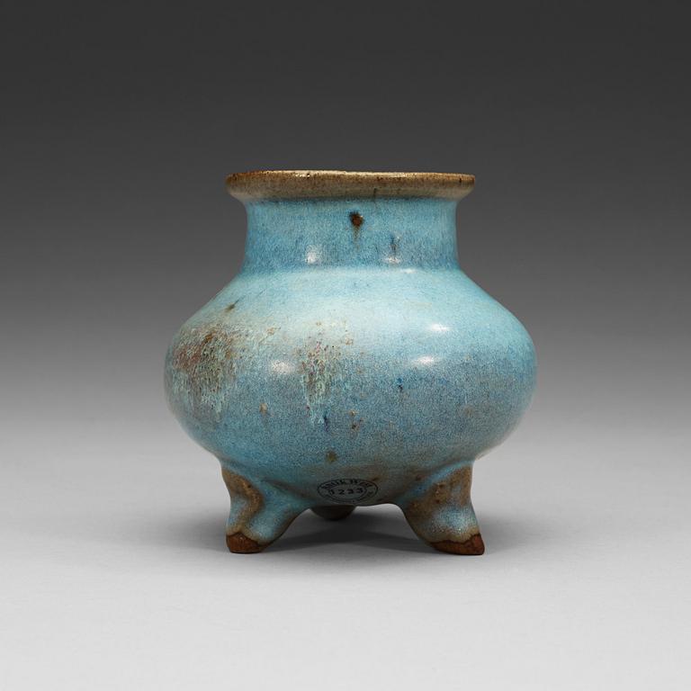 A Jun glazed tripod censer, Yuan dynasty (1279-1368).