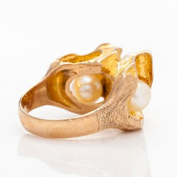 Björn Weckström, ring, "Kastehelmet", 14K guld och odlade pärlor, Lapponia 1971.