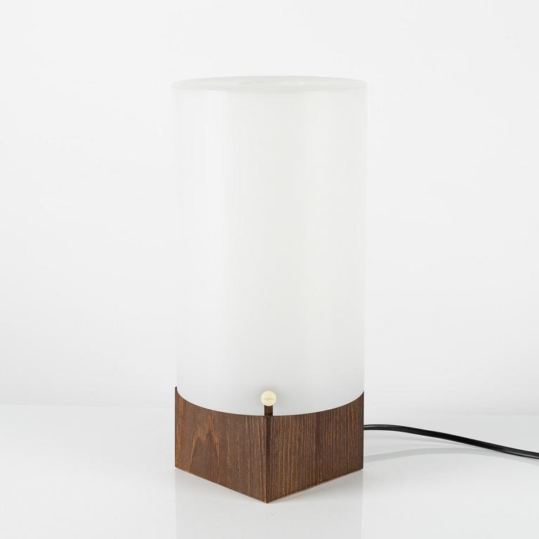 Uno & Östen Kristiansson, a pine and acrylic table light, Luxus, Vittsjö.