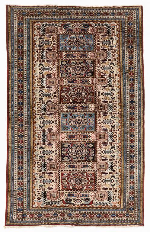 A carpet, semi-antique/old Ardebil, ca 262 x 168 cm.