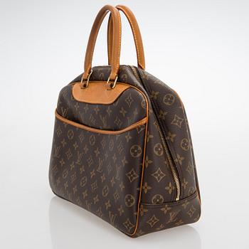 Louis Vuitton, A Monogram 'Deauville' Bag.