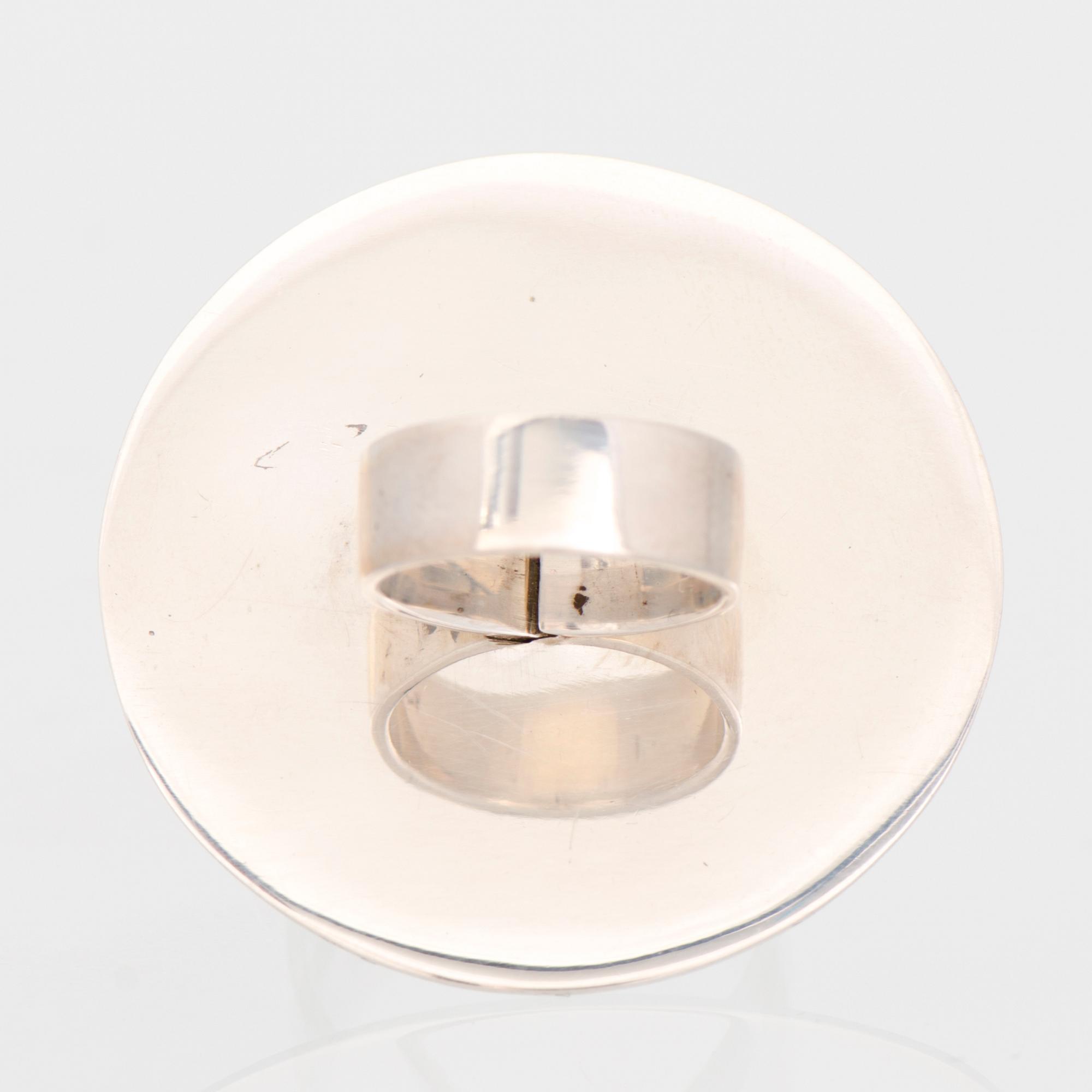 PAULA HÄIVÄOJA, SORMUKSIA, 2 kpl, hopeaa. Helsinki 1969.