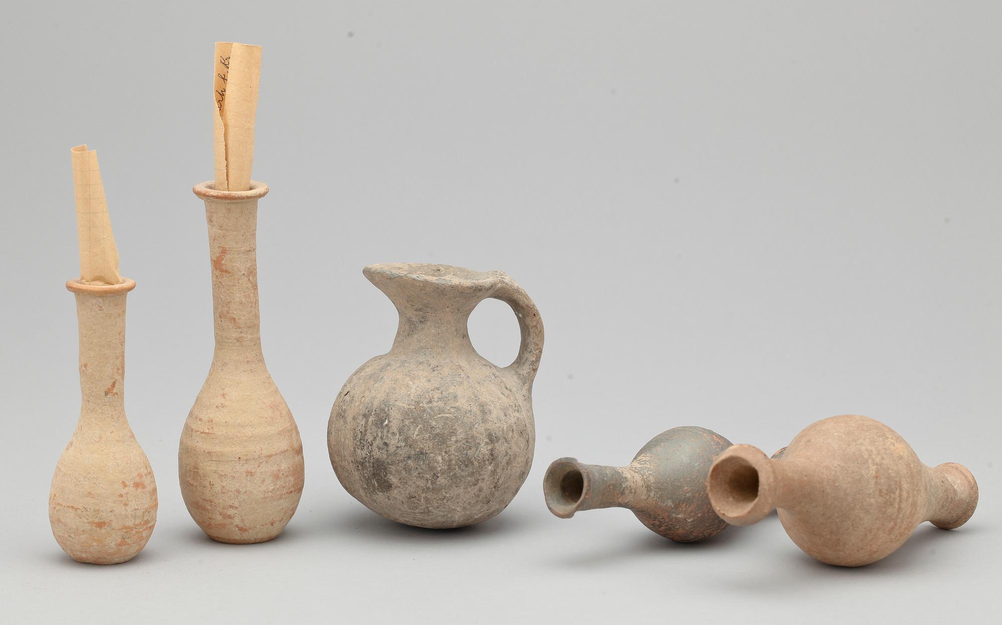 GRAVKÄRL, 5 st, lergods, troligen forntida, Medelhavsområdet.