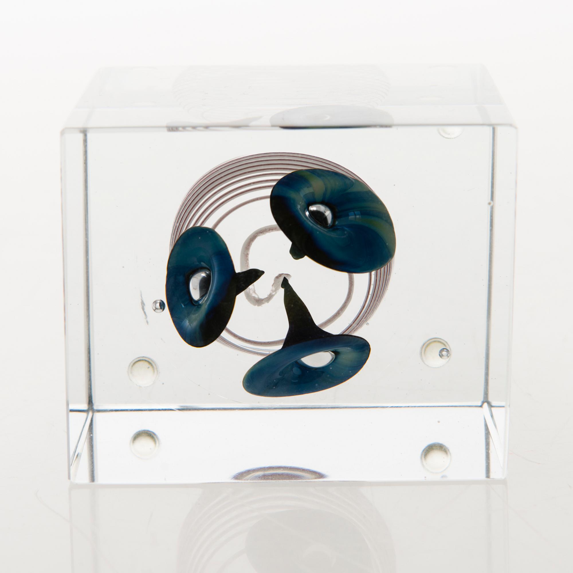 OIVA TOIKKA, An annual glass cube, signed Oiva Toikka Nuutajärvi 1978 and numbered 876/2000.