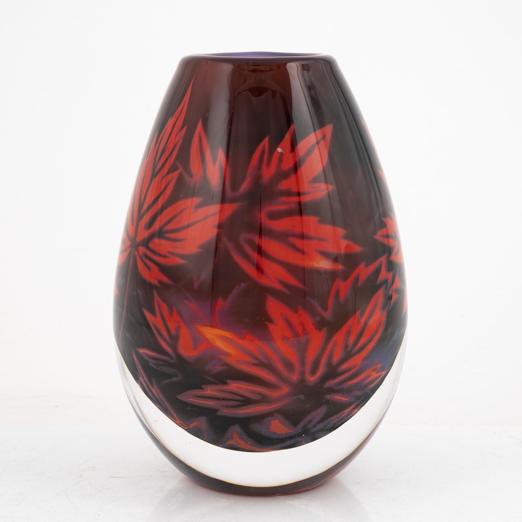 Mats Jonasson, a unique glass vase, Målerås.