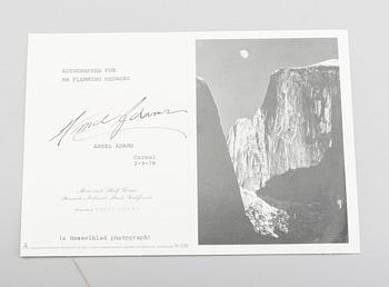 ANSELM ADAMS, självporträtt och fotolitografi, båda signerade.