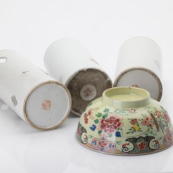 Lot of porcelain, 4 pieces, wig stands/brush pots and a bowl, China, 20th century.