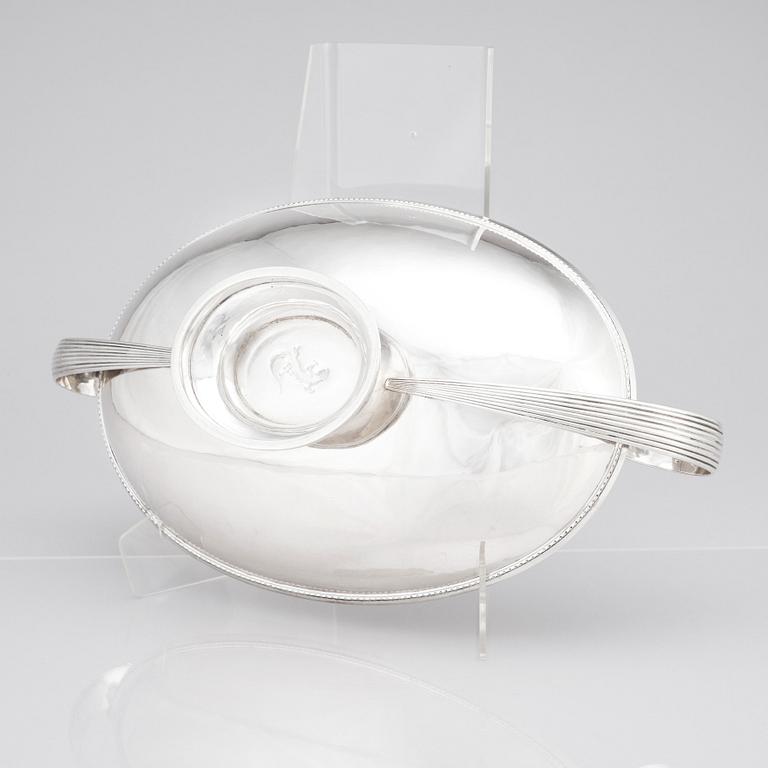 Atelier Borgila, an oval sterling silver footed bowl, Stockholm 1931.