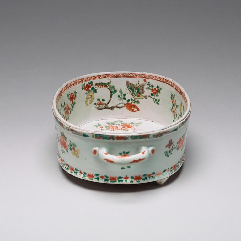 A famille verte Jardiniere/Basket, Qing dynasty, Kangxi (1662-1722).