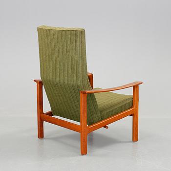 FÅTÖLJ, teak och tyg, 1960-tal.