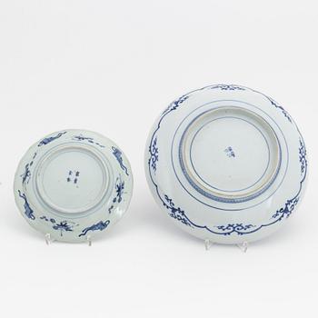 A blue and white Japanese dishes, 20th century.