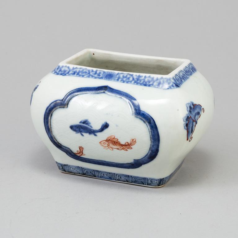 A Chinese underglazed blue and white with iron red porcelain pot, 20th century.