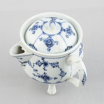 Gräddanna med lock, porslin, "Musselmalet", Royal Copenhagen, sent 1700-tal.