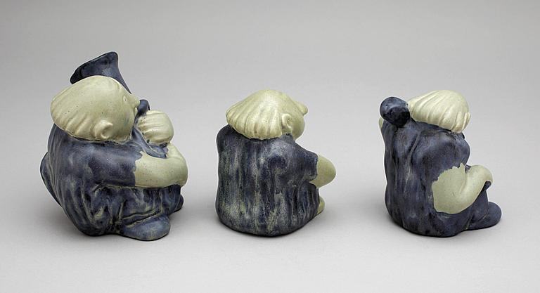 FIGURINER, 3 st, stengods, Åke Holm, Höganäs.