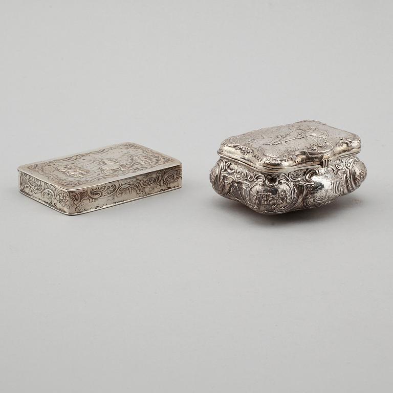 DOSOR, 2 st, silver, 1800-/1900-tal. Vikt ca 212 gram.