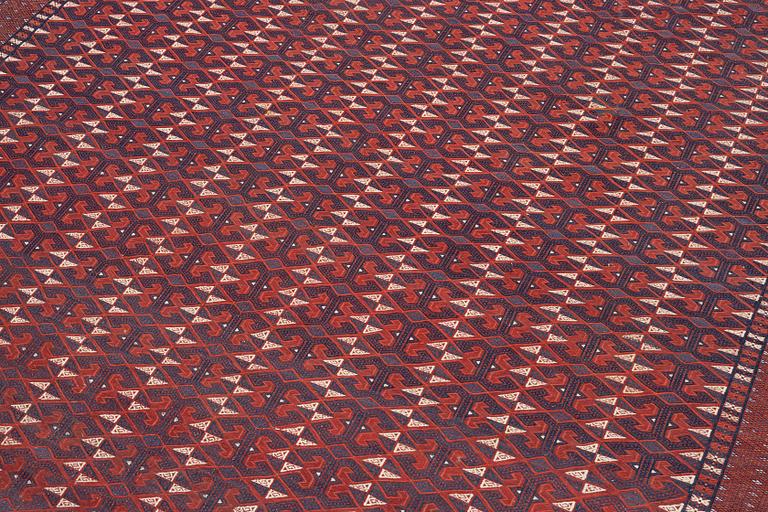 An antique, flat-woven 'Maroofandi', Yomut, Western Turkmenistan, approx. 317 x 207 cm.