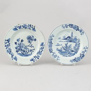 A group of 11 blue and white dinner plates, Qing dynasty, Qianlong (1736-95).