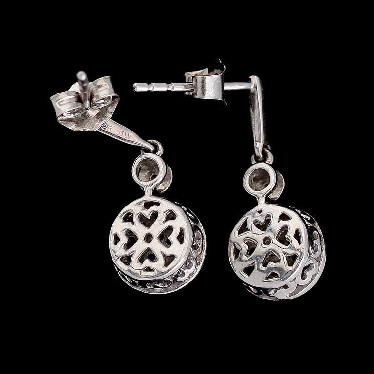ÖRHÄNGEN, 1 par, sterlingsilver, diamanter tot ca 0.16 ct.