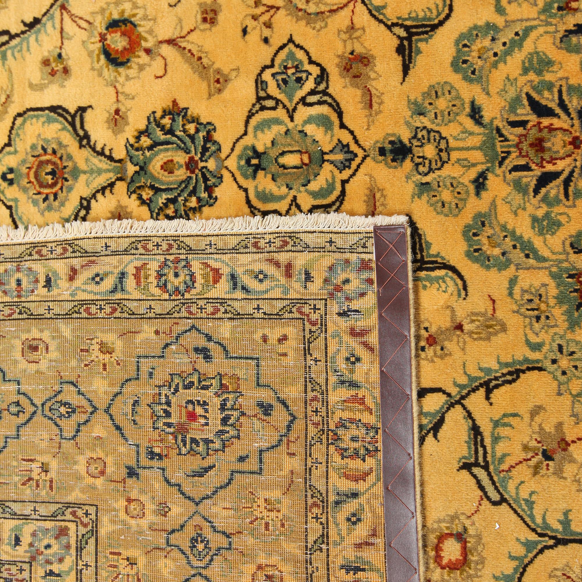 MATTA, kashan. 395x303 cm.