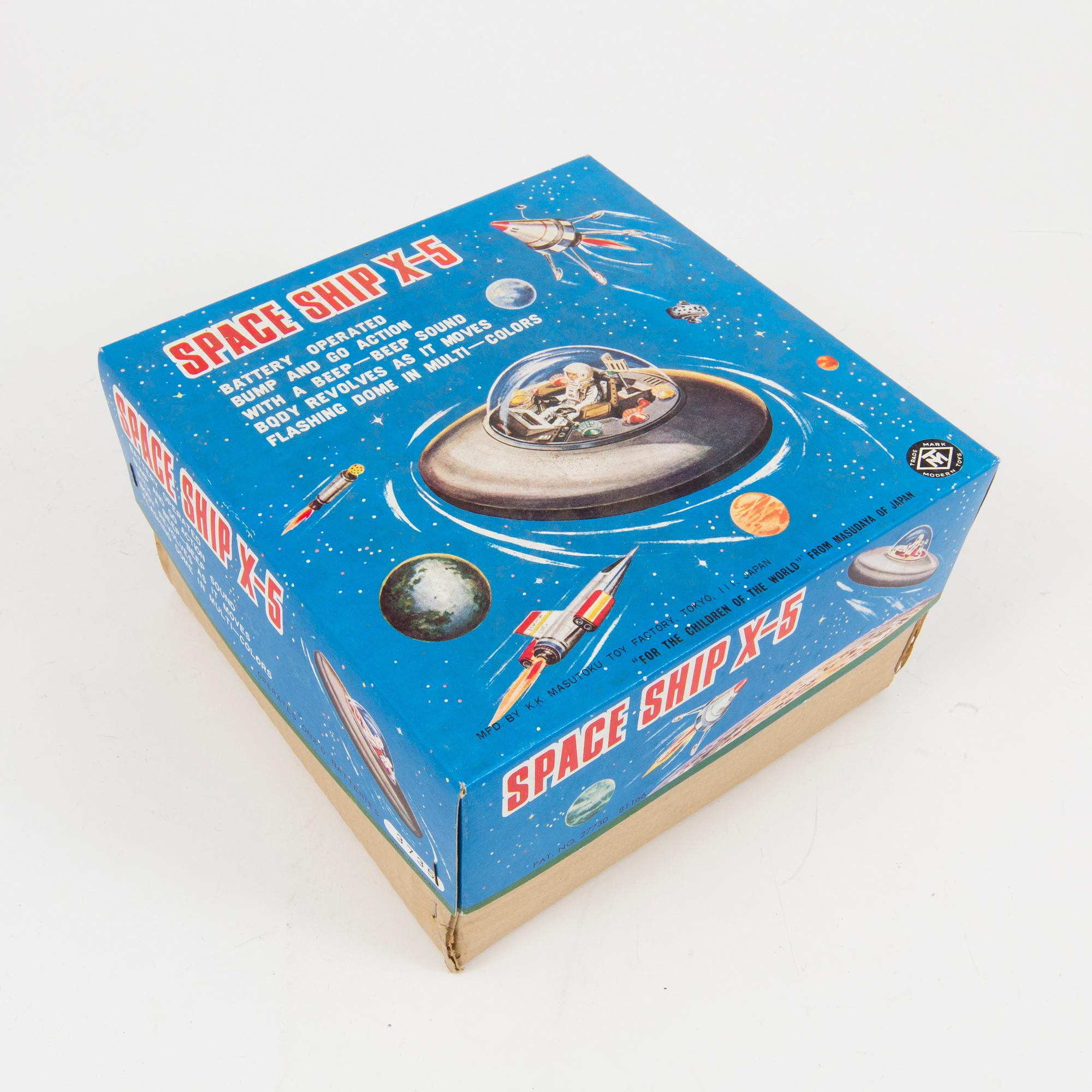 A Masudaya tinplate "Apollo X-5" flying saucer, Japan, 1960s.