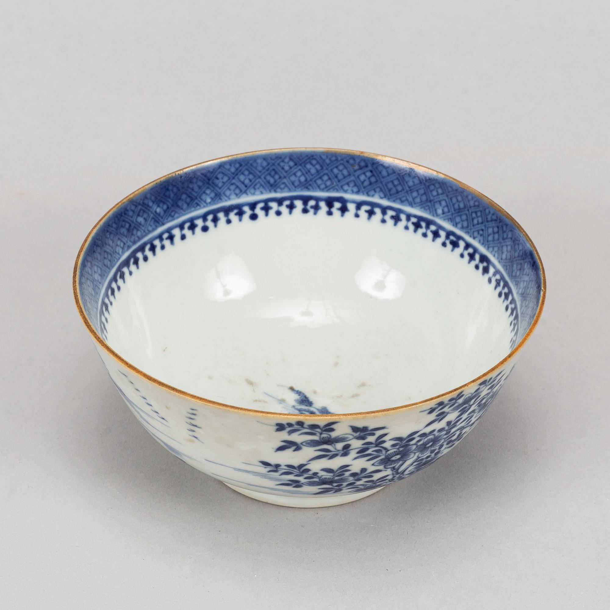 A part blue and white dinner service, Qing dynasty, Qianlong (1736-95).